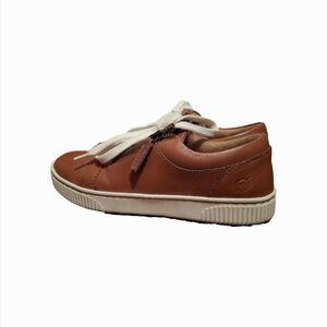 Born Sneakers